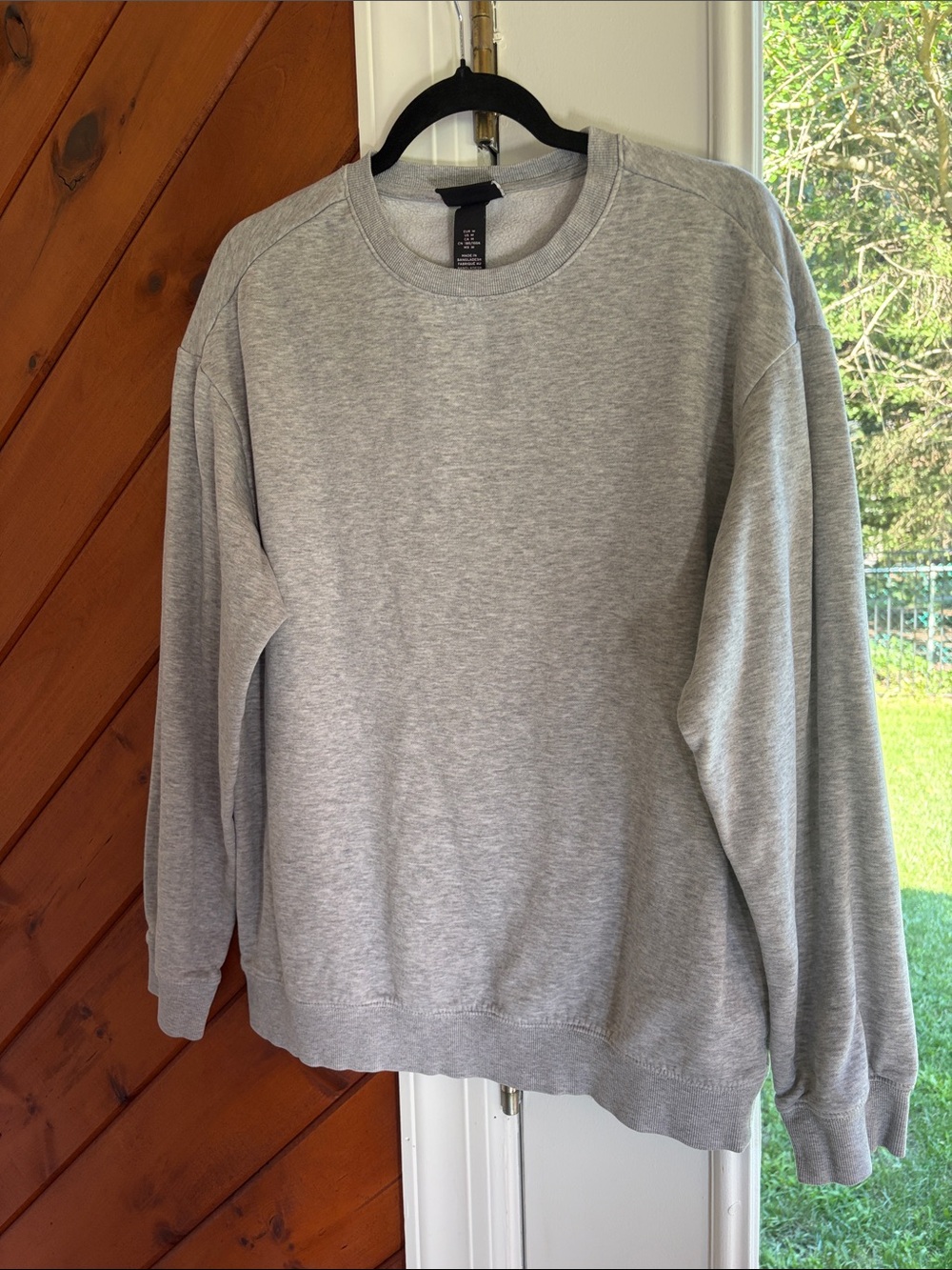 H&M Men's Light Gray Crewneck Sweatshirt